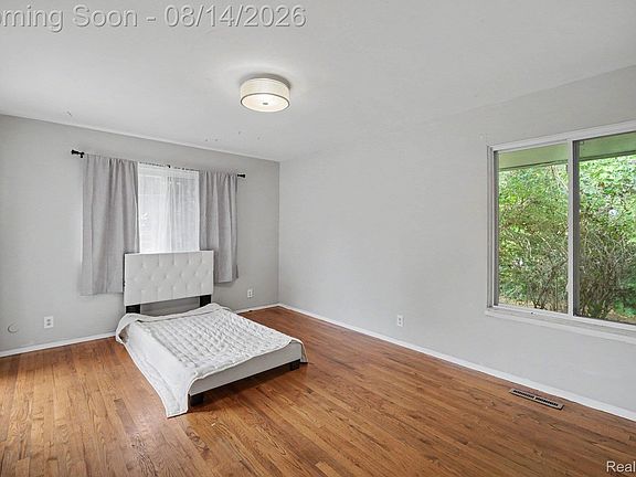 5th image of 1034 Woodworth Dr
