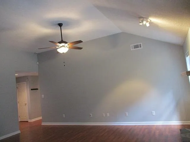 1015 Salford Pl — Photo 9