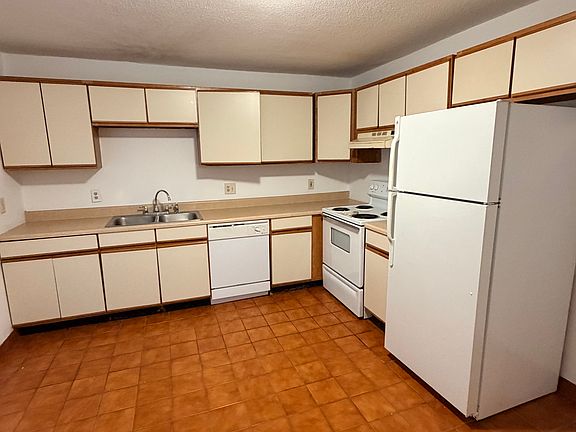 4th image of 10 Wrentham Rd APT 303