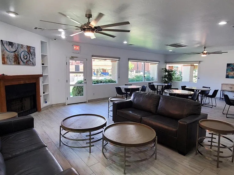 Sandstone — Photo 4
