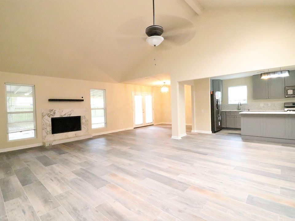 1st image of 17615 Maplecreek Dr