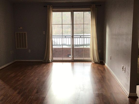 3rd image of 1117 University Ave Suite 105