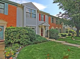 26 Pear Tree Ln #42, Franklin Park, NJ 08823
