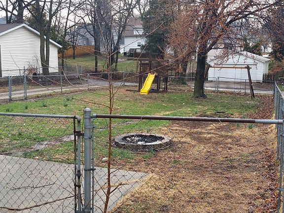 3rd image of 433 N Morrison Ave