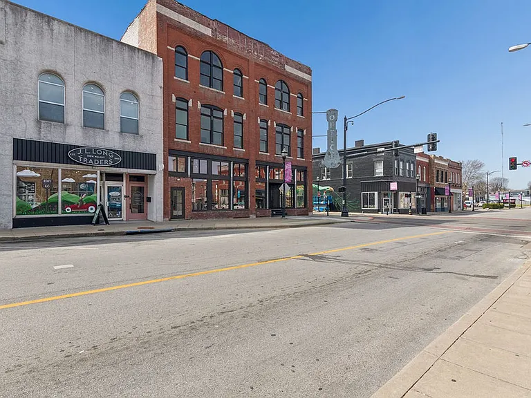Brand new apartments in downtown Springfield! — Photo 23