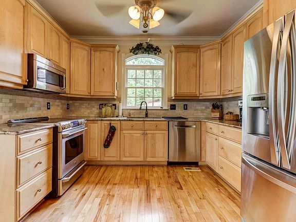 5th image of 3950 Bluewater Dr