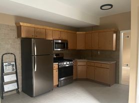 10 Hale St, Staten Island, NY
