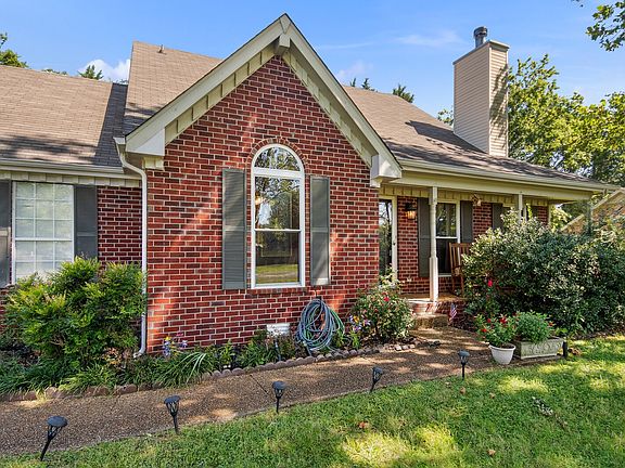 5th image of 101 Griswold Ct