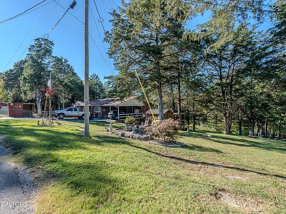 3rd image of 122 Shelby Loop