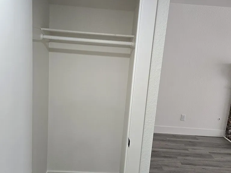 Laguna Dr — Photo 10
