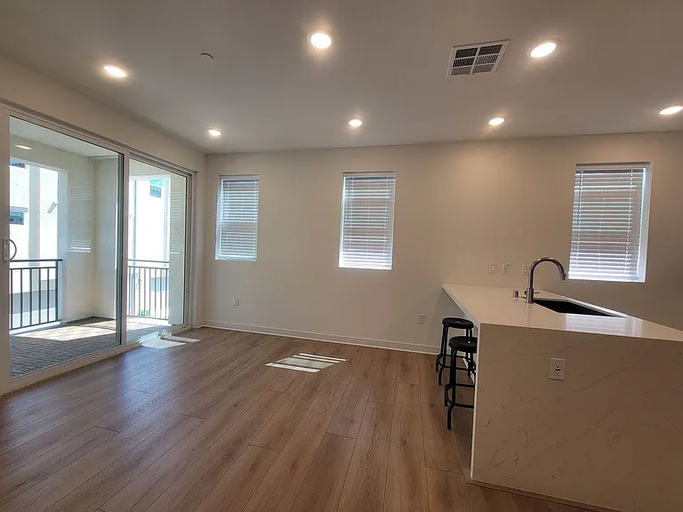 4310 Marigold Ln — Photo 8