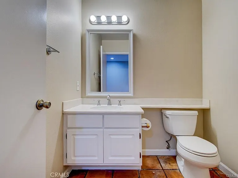 115 Stanford Ct #50 — Photo 4