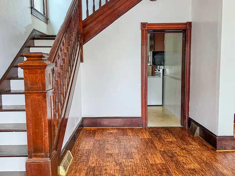Foyer/Receiving Room