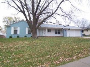 1117 Carriage Rd, Papillion, NE 68046