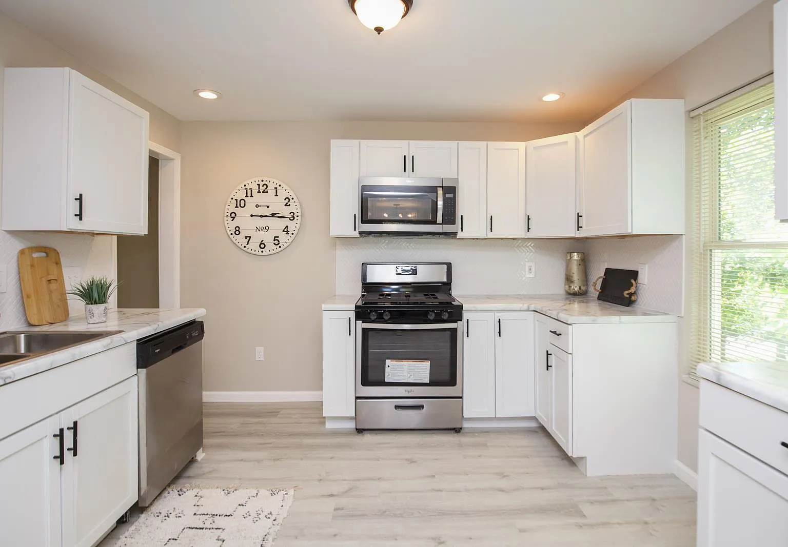 4 bed, 1462 sqft, $1,895 — Photo 4