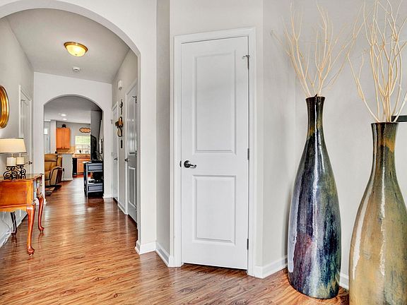 5th image of 423 Christiane Way