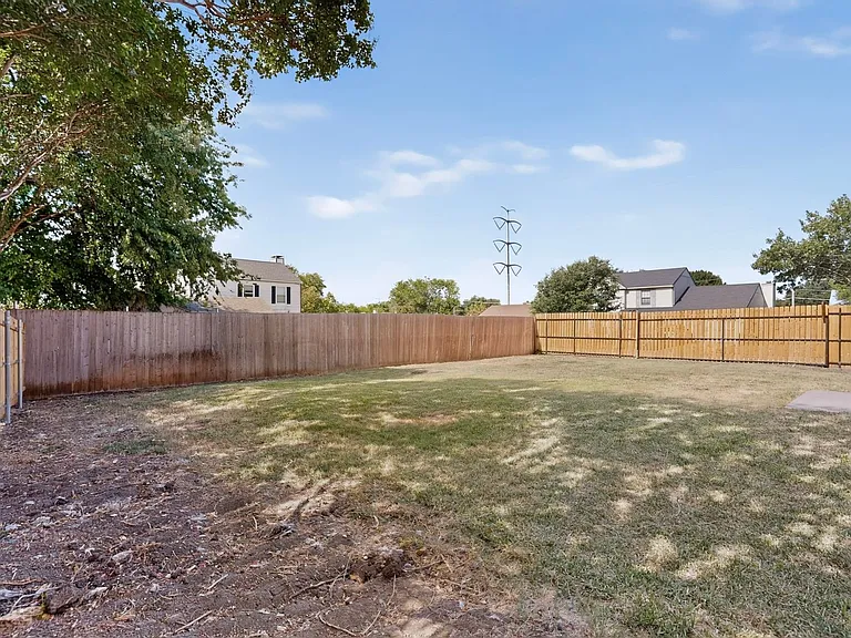 1600 Crimson Ct — Photo 44