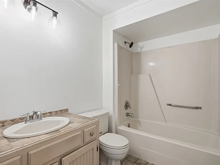 1813 W 62nd St — Photo 19