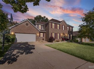 161 Cross Timbers Ct, Saint Charles, MO