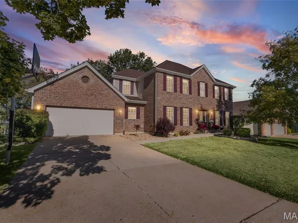 161 Cross Timbers Ct, Saint Charles, MO 63304