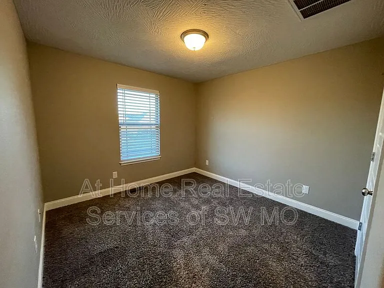 1659 N Eagle Valley Ln — Photo 13