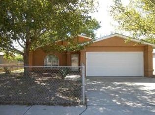 535 Calle Don Santiago NE, Los Lunas, NM 87031
