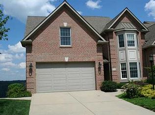 1531 Staunton Dr, Coraopolis, PA 15108