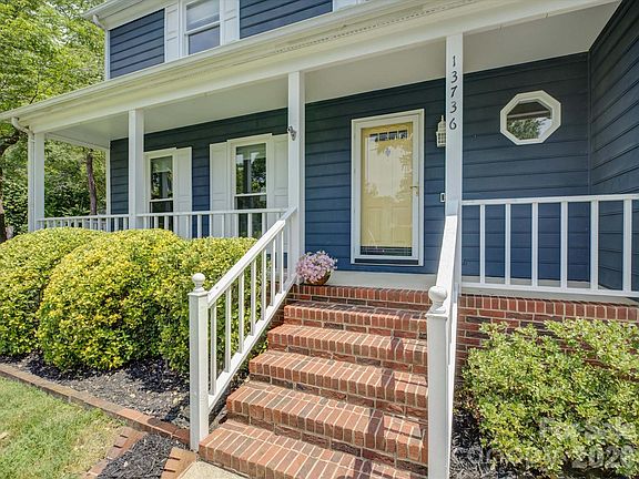 2nd image of 13736 Strathaven Dr