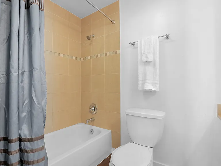 1131 N 93rd St #3 — Photo 15