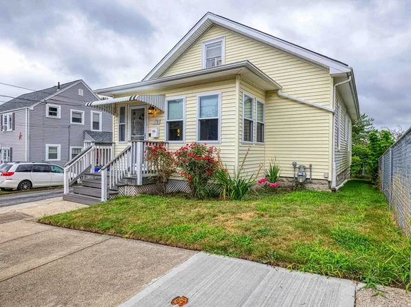178 Mount Pleasant St, Fall River, MA 02720