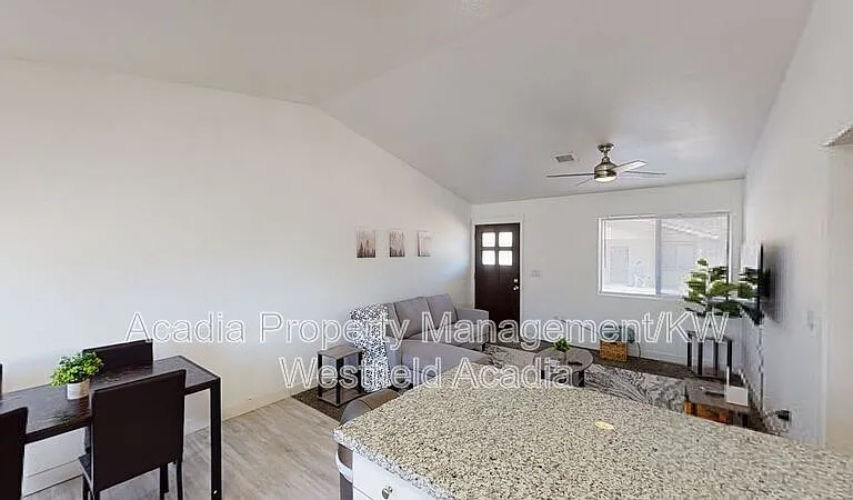 561 N 10th Pl #103 — Photo 17
