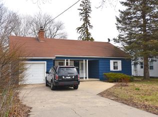 714 Normal Rd, Dekalb, IL 60115