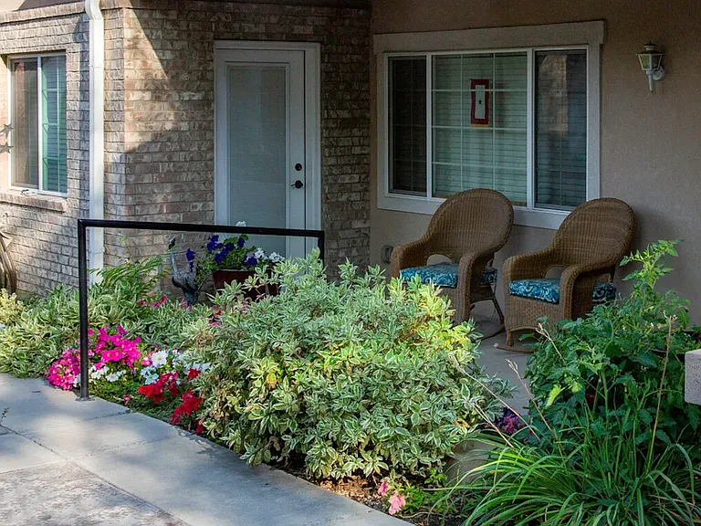 Riley Court — Photo 10