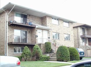 2470 5th St, Fort Lee, NJ 07024