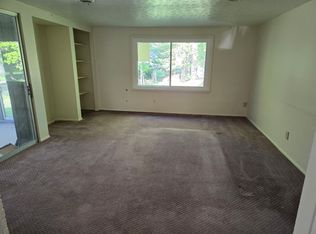 7511 Valley Villas Dr, Parma, OH 44130