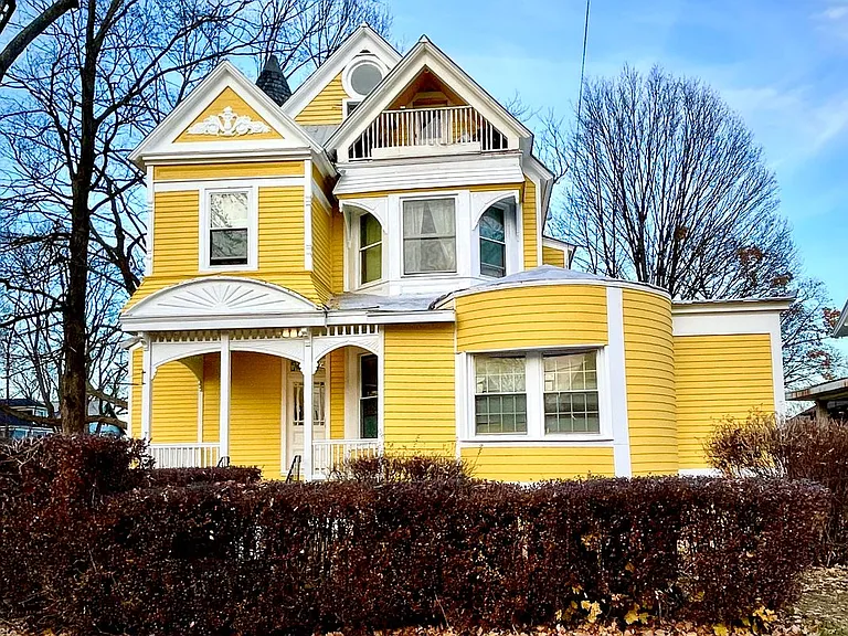 25 Woodlawn Ave #5 — Photo 3