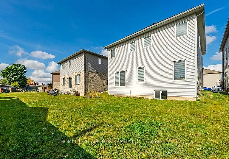 112 Bethune Ave — Photo 29