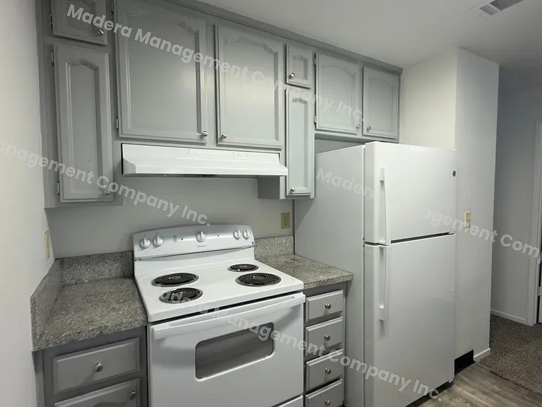 214 Stadium Rd — Photo 6