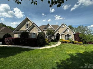 802 Players Ridge Rd, Hickory, NC 28601