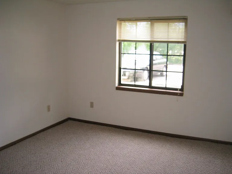1526 Kenilworth Ct — Photo 15