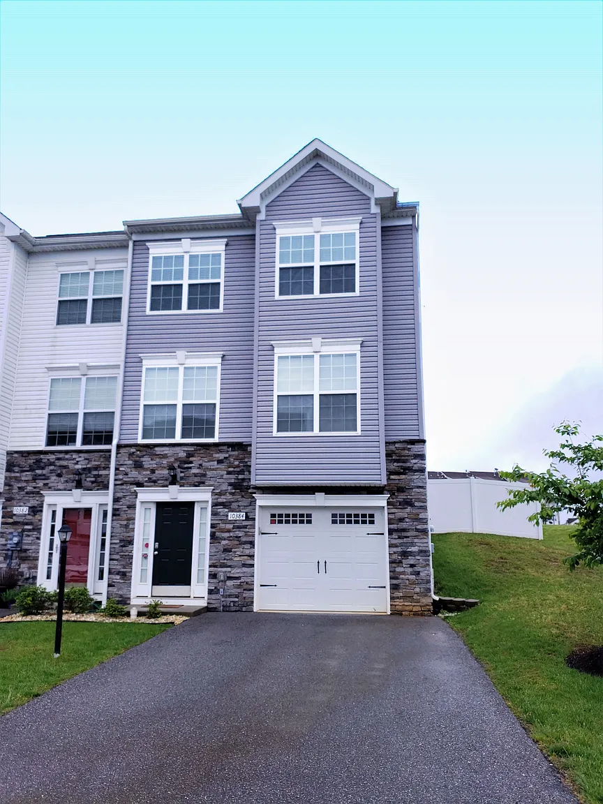 10384 Lantern Ln photo 1
