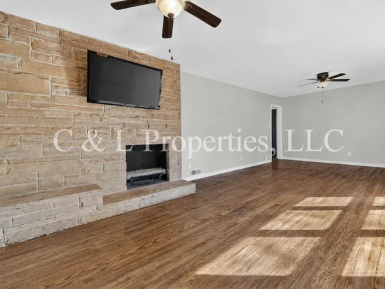 102 Ilene St — Photo 10