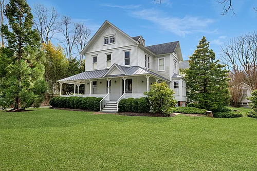 116 Bay St Photo 1