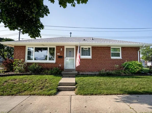 8901 West Warnimont AVENUE, Milwaukee, WI 53228
