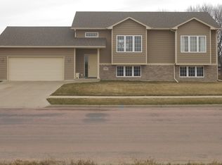 207 Lexington St, Elk Point, SD 57025