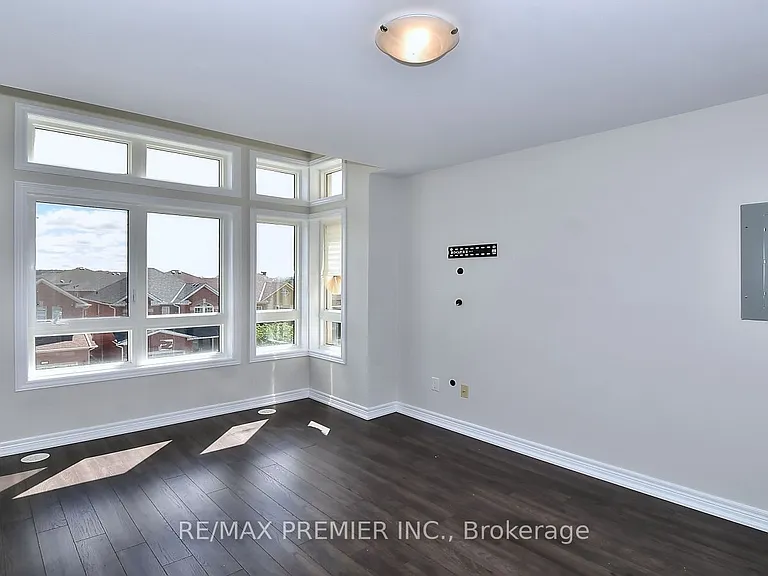 105 Kayla Cres #10 — Photo 25