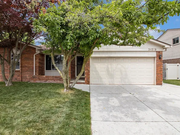 39379 Schroeder Dr, Clinton Township, MI 48038