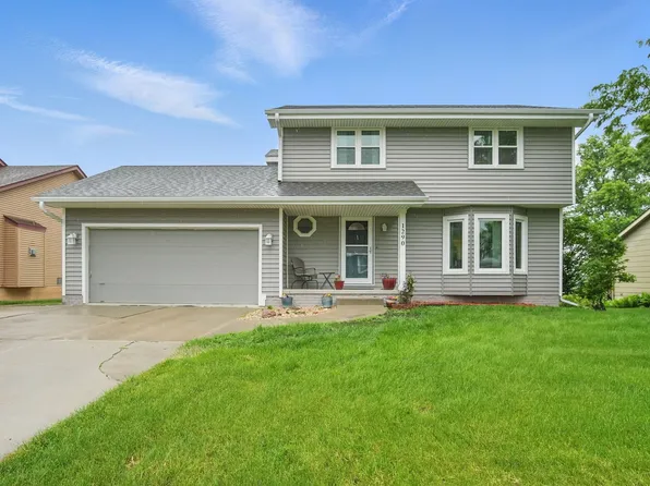 1290 S 4th St, Carlisle, IA 50047