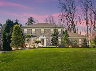 4 Overlook Dr, Jackson, NJ 08527