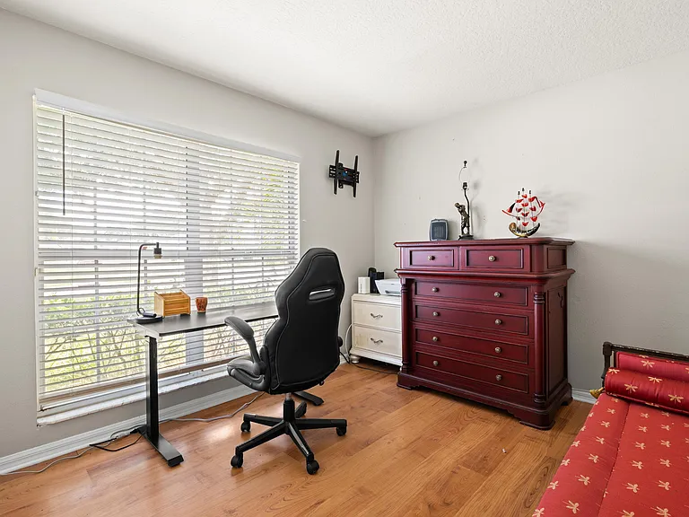 18102 Leafwood Cir — Photo 28